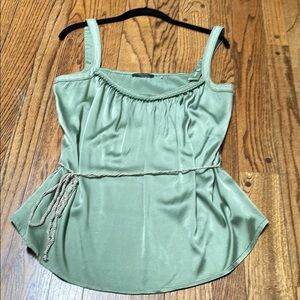 Elie Tahari sz L - a Y2K beauty 95% silk; 5% elastane moss sleeveless top belt